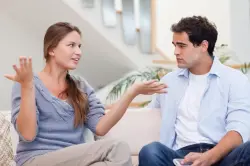 أخطاء شائعة تزيد الفجوة العاطفية بين الزوجين وطرق علاجها